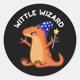 Wittle Wizard Funny Lizard Puns Dark BG Runder Aufkleber