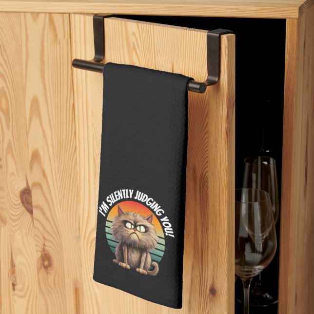 Witzige Katze, die ich leise beurteile Geschirrtuch (Drittel gefaltet)