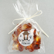 Witzige Legen und Fledermäuse, die zu Halloween ge