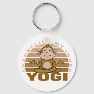 Witziger niedlicher Affe, der Yoga macht, lustige Schlüsselanhänger