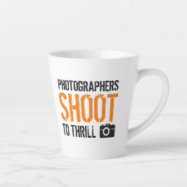 Witziges Zitat: Fotografen schießen nach Thrill. Milchtasse