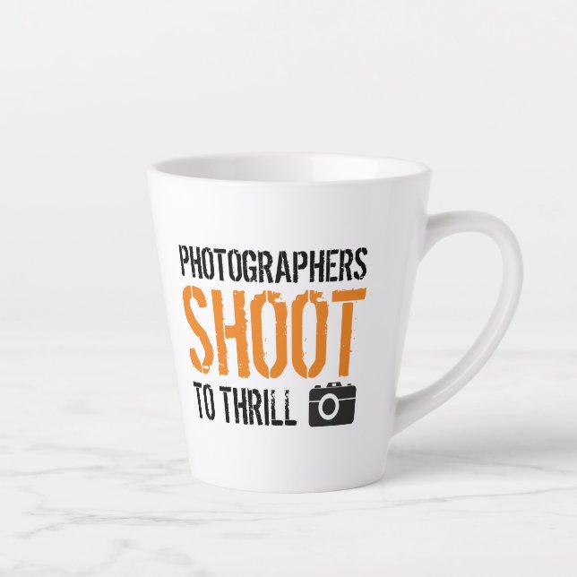 Witziges Zitat: Fotografen schießen nach Thrill. Milchtasse (Rechts)