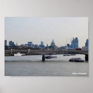 Wo Geschichte auf die Skyline trifft Poster