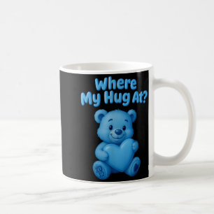 Wo ist meine Umarmung, süßer Teddybär hält Herz lu Kaffeetasse