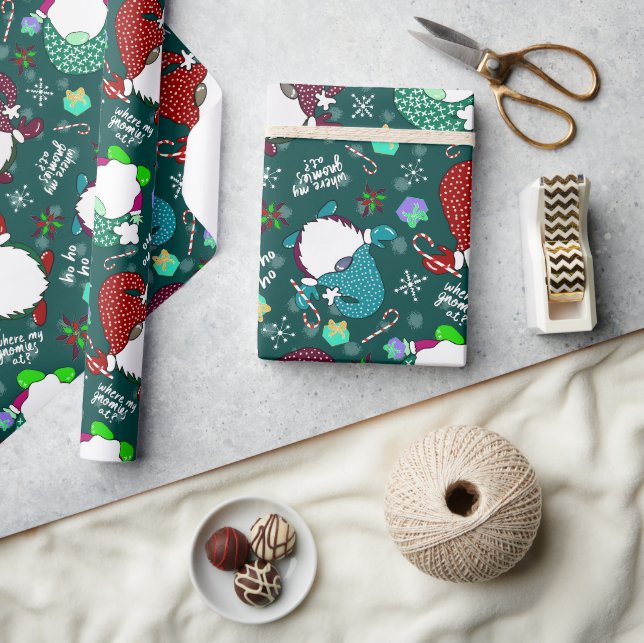 Wo sind meine Gnome? Wintergreen Christmas Gnome Geschenkpapier (Kunsthandwerk)