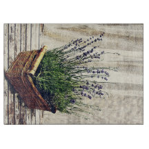 wohlriechende Blumen des Lavendels in einem Korb
