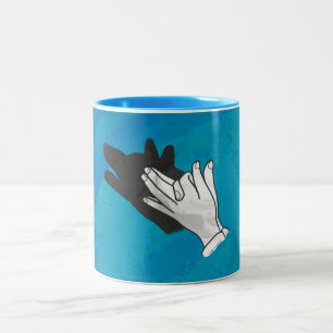 Wolf auf Blau Zweifarbige Tasse