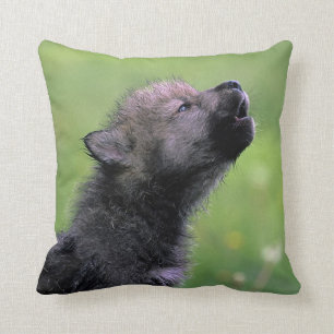 Wolf Cub Howling Kissen