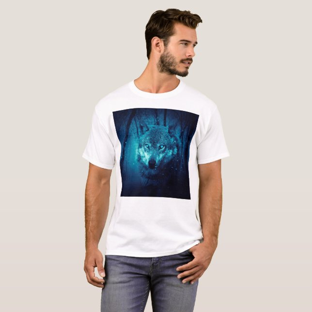 Wolf Gesicht im dunklen Fantasy-Wald T-Shirt (Vorne ganz)