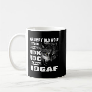 Wolf Grumpy Old Wolf steckte zwischen IDK IDC und  Kaffeetasse