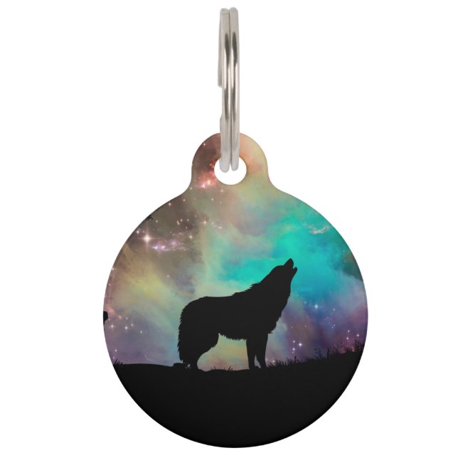 Wolf heult auf das Universum Haustiermarke (Vorderseite)