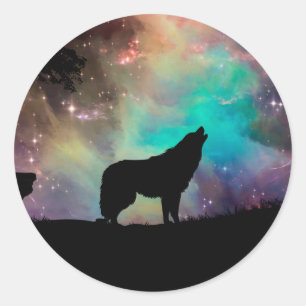 Wolf heult auf das Universum Runder Aufkleber