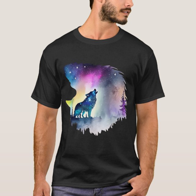 Wolf Howling an den Nordlichtern T-Shirt (Vorderseite)