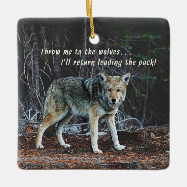 Wolf im Wald bringt Leading Pack zurück Keramikornament (Vorderseite)