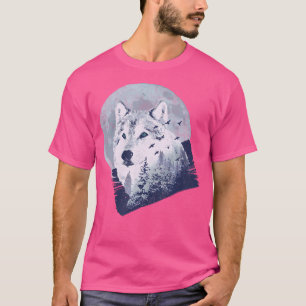 Wolf in einem Waldmond aus der Arktis T-Shirt