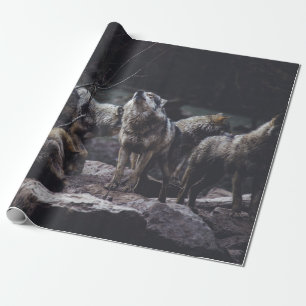 WOLF PACK ON ROCK FORMATION GESCHENKPAPIER