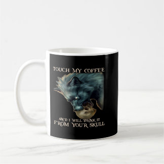 Wolf Touch meinen Kaffee und ich trinke ihn aus de Kaffeetasse
