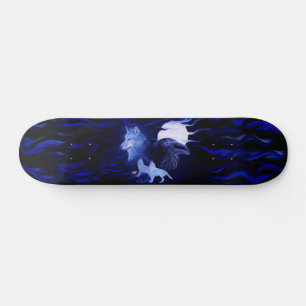 Wolf und Raven mit Vollmond Skateboard