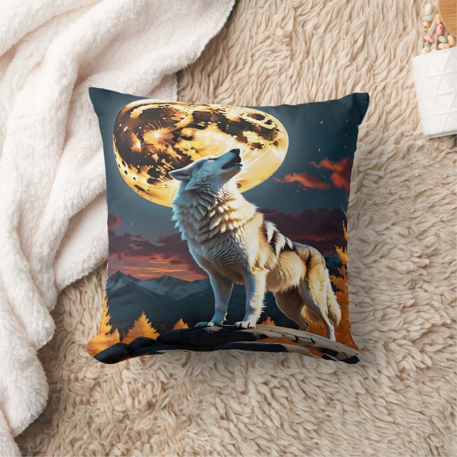 Wolf unter Vollmond in der Dämmerung Kissen (Decke)