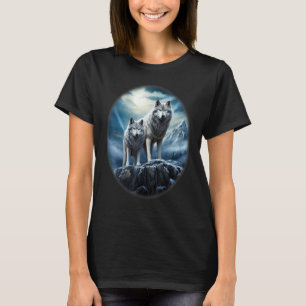 Wölfe auf Hügel von Moon und Universe Fantasy Art  T-Shirt