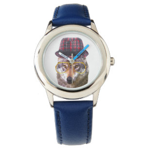 Wolfniedlicher und lustiger Tierjunge scherzt Armbanduhr