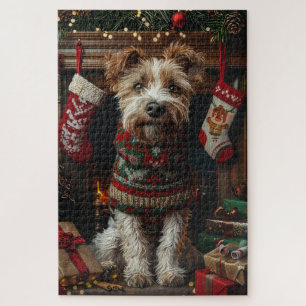 Wolfshund mit Weihnachtsgeschenken am Kamin