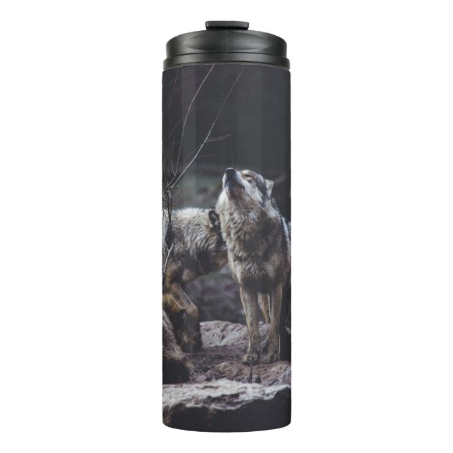 WOLFSRUDEL AUF FELSFORMATION THERMOSBECHER (Vorderseite)