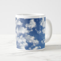 Wolken auf blauem Himmel