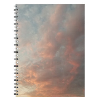 Wolken beim Sonnenaufgang Notizblock