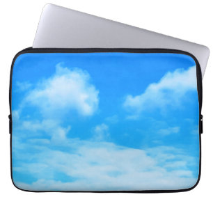 Wolken in Ottawa Blauer Himmel. Jetzt kaufen Laptopschutzhülle
