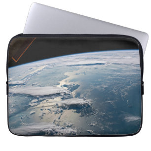 Wolken in Sumatra, Indonesien. Laptopschutzhülle