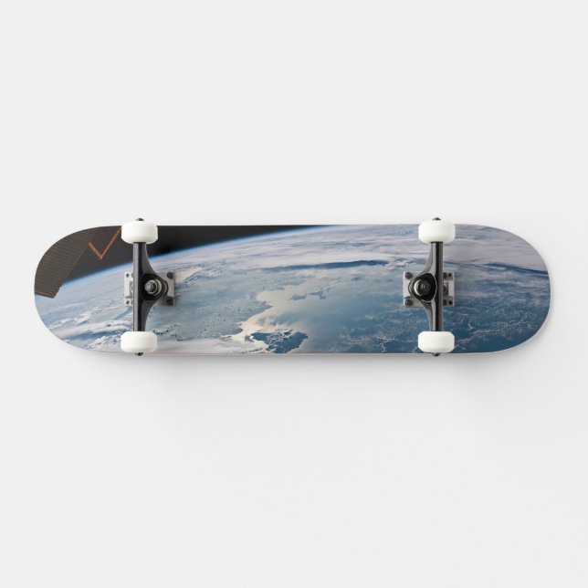 Wolken in Sumatra, Indonesien. Skateboard (Horizontal)