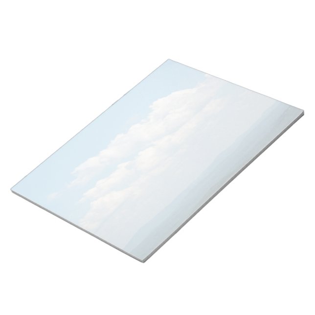 Wolken über Bergen Notizblock (angewinkelt)