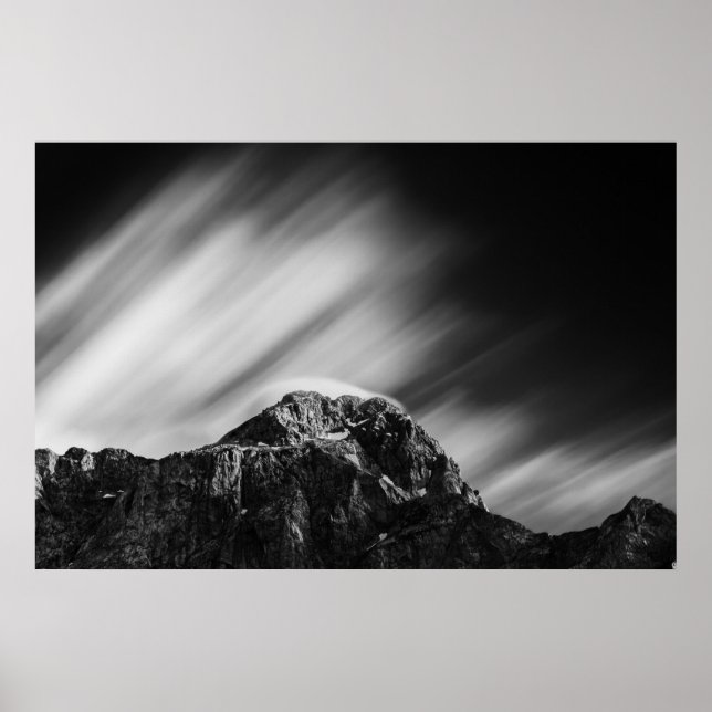 Wolken über dem Berg Mangart Poster (Vorne)