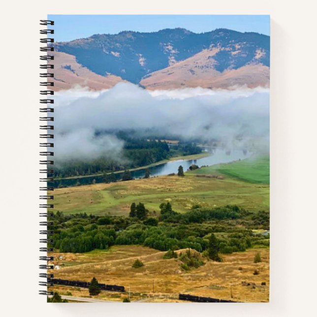 Wolken über dem Flathead River Notizbuch (Vorderseite)