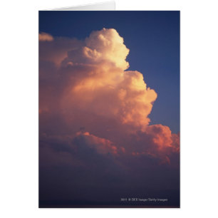 Wolken über dem Meer bei Sonnenuntergang