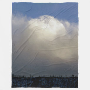 Wolken über dem Rücken Fleecedecke