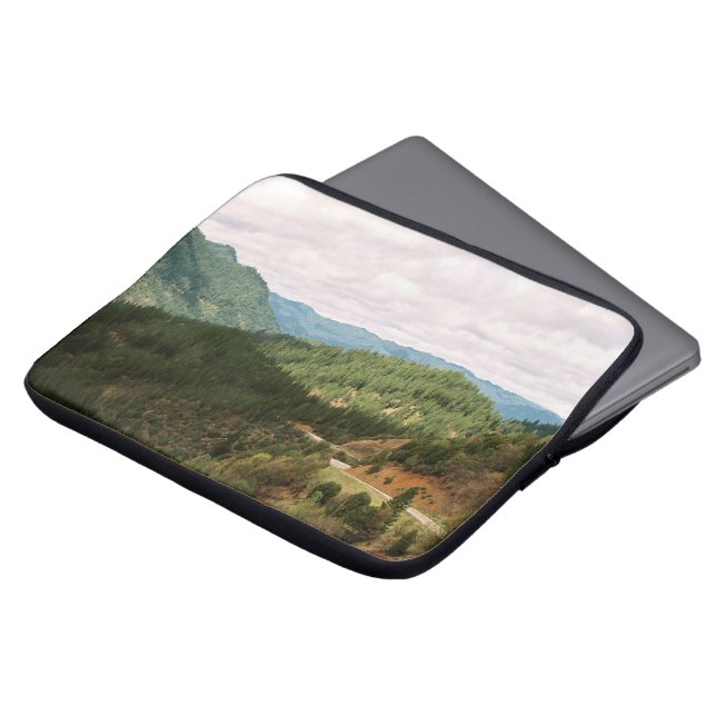 Wolken über dem Tal...... Laptopschutzhülle (Vorne Oben)
