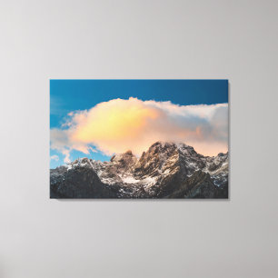 Wolken über den Bergen brennen Leinwanddruck
