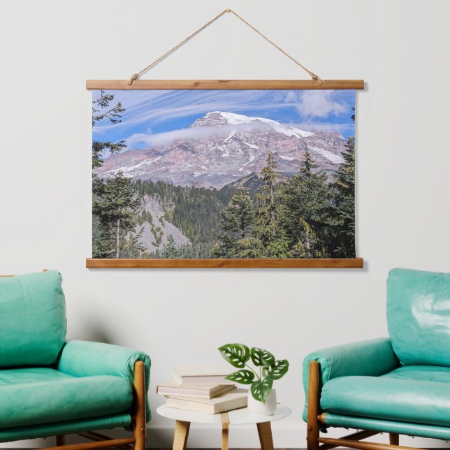 Wolken über Mount Rainier Landschaft Wandteppich Mit Holzrahmen (Wohnzimmer)