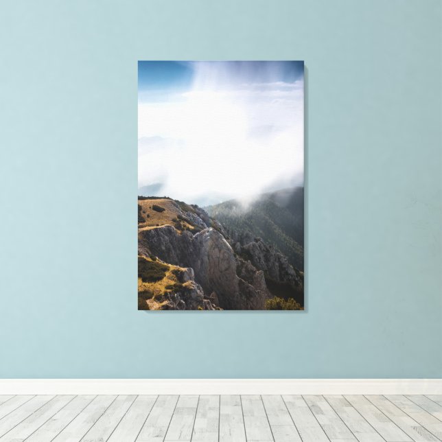 Wolken überrollen Berge Leinwanddruck (Insitu (Holzboden))