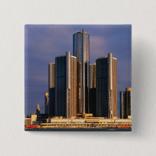 Wolkenkratzer durch das Wasser in Detroit 3 Button