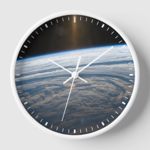 Wolkenkratzer im Südindischen Ozean. Uhr