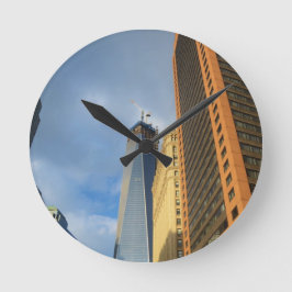 Wolkenkratzer-Reflektionen von New York Runde Wanduhr
