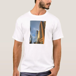 Wolkenkratzer-Reflektionen von New York T-Shirt