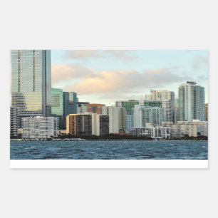 Wolkenkratzer von Miami gegen den Himmel Rechteckiger Aufkleber