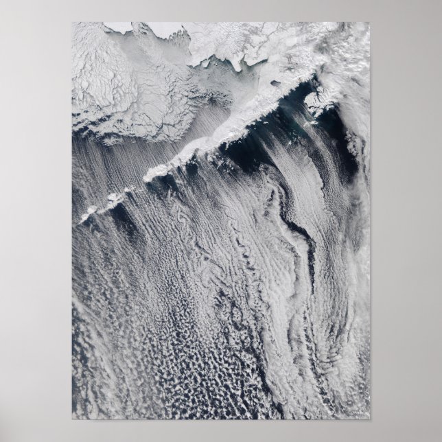 Wolkenmuster, die über der Aleutianinsel sichtbar  Poster (Vorne)