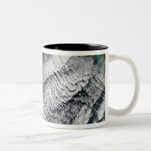 Wolkenstraßen im Golf von Mexiko Zweifarbige Tasse