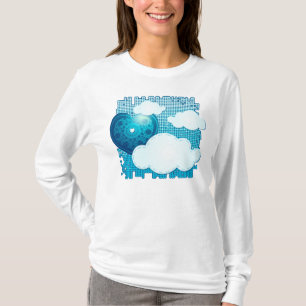 Wolkenuntergrund mit Herz, T - Shirt