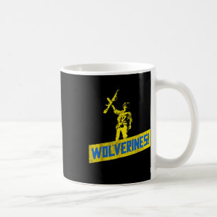 Wolverines unterstützen die Ukraine Steht mit der Kaffeetasse
